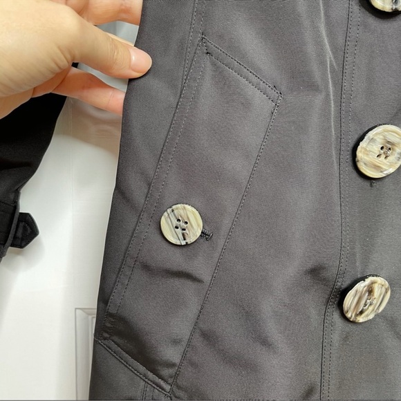 NWT Burberry Black Gabardine Trench Coat with Double-Breasted and Wide Collar - Picture 7 of 13